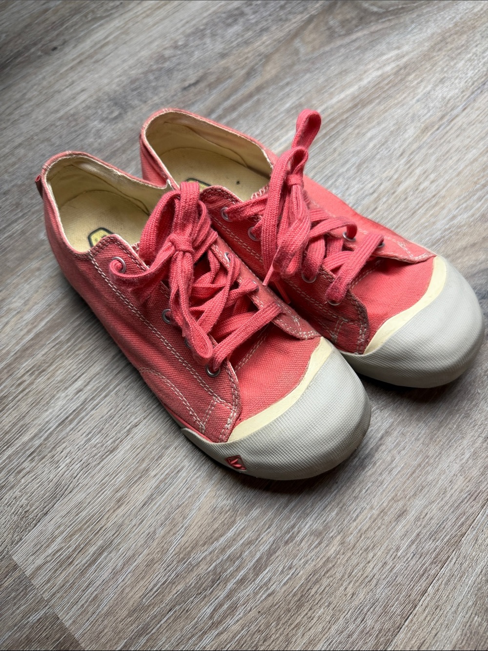 KEEN Coronado Canvas Sneakers Coral/Pink Size 4 Youth/Women’s 5.5-6 - Picture 3 of 13